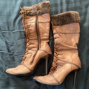 Stiletto boots with the fur!